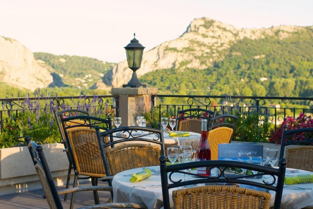 Logis Hotel Restaurant La Porte Des Cevennes Anduze Dış mekan fotoğraf