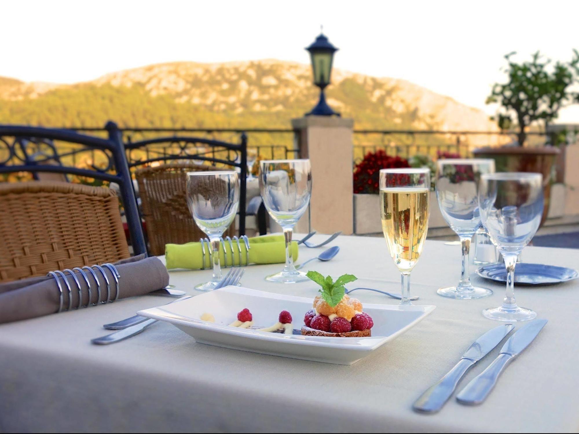 Logis Hotel Restaurant La Porte Des Cevennes Anduze Dış mekan fotoğraf